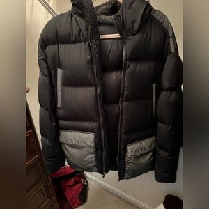 Mens Lululemon Bubble coat size Large